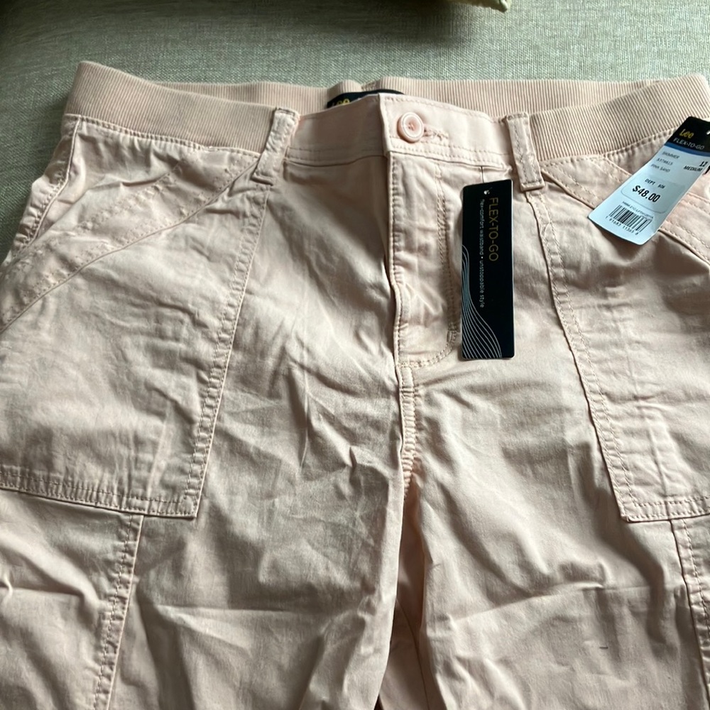 Lee Flex-to-Go Women's Cargo Pants in Light Pink